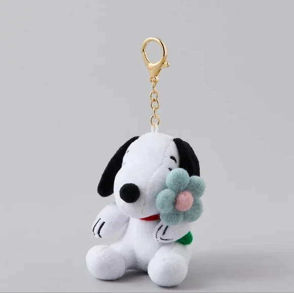 American eagle Snoopy Flower Bag Charm - Picture 1 of 7